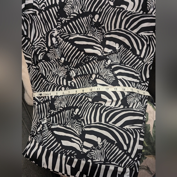 Trina Turk Tanzania Zebra Tunic - Picture 6 of 8